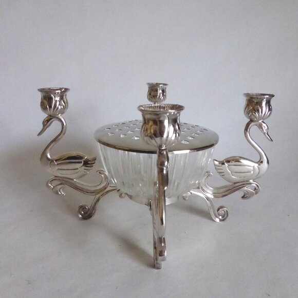 VINTAGE SILVER SWAN CANDLESTICK FLOWER HOLDER VASE CENTERPIECE BOWL - Picture 12 of 16